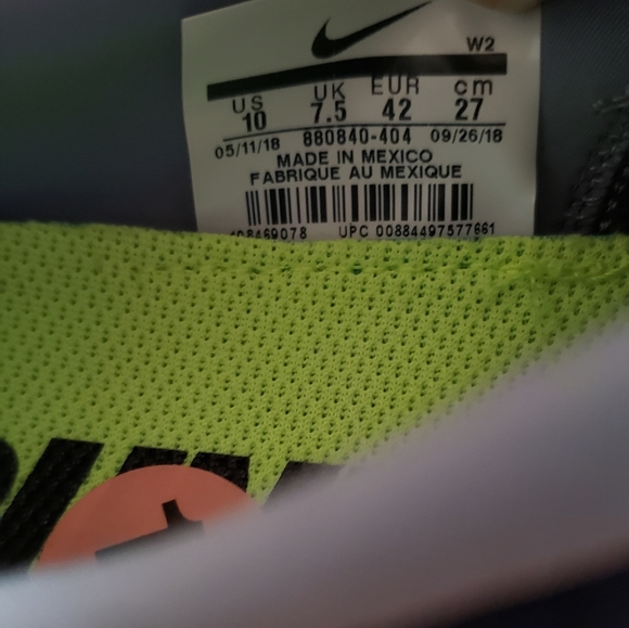 NEW NIKE RUNNING SHOES - Picture 5 of 5